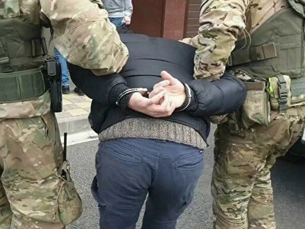 В Алешках задержали уголовников, терорезировавших местное население