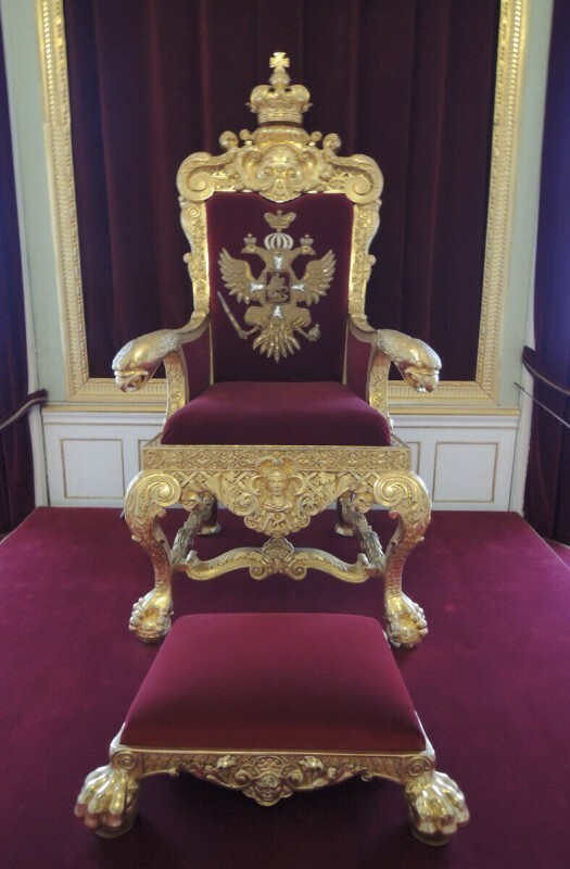 Самые красивые троны русских царей
