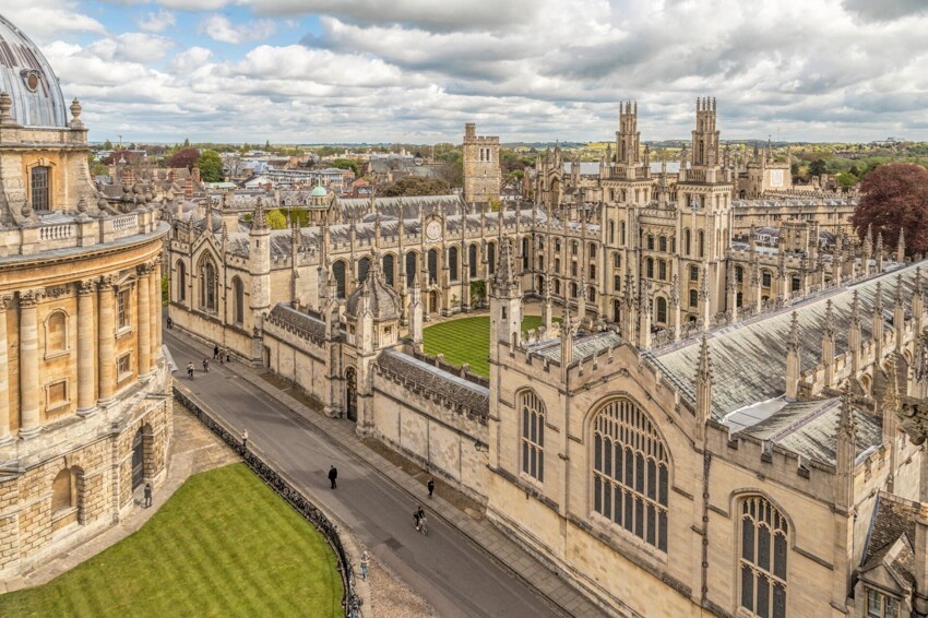 Оксфордский университет был основан до возникновения империи ацтеков