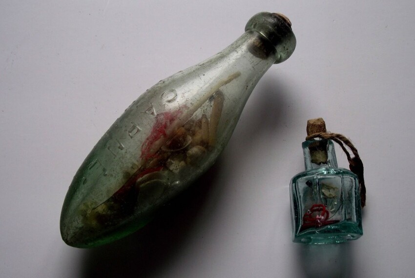 Проклятие, угрожающее археологам: злые духи в старинных бутылках