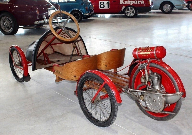 Smith Flyer — американский автомобиль, производившимся компанией AO Smith Company в Милуоки с 1915 до 1919 года