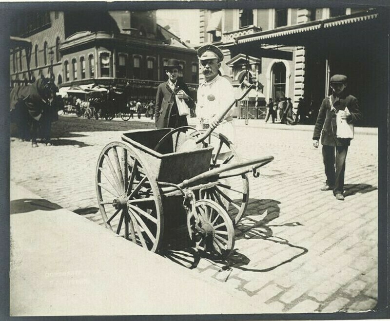 ​ 16 редких фото Нью-Йорка XIX века и его жителей, которые работали на улицах
