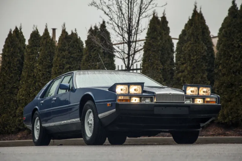 Aston Martin Lagonda: самая странная люксовая машина в истории