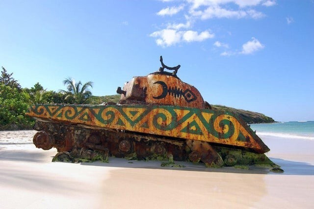 Танк M4 Sherman, гниющий на пляже Фламенко, Пуэрто-Рико
