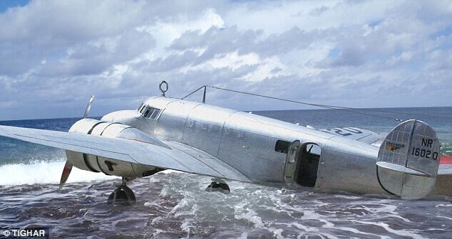 Макет самолета Амелии Эрхарт Lockheed Electra