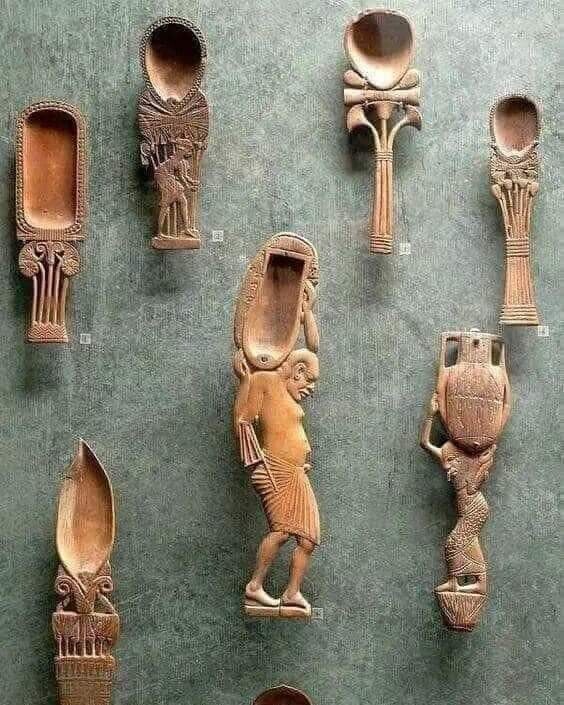 Древнеегипетские ложки, датируемые 1500-2000 годами до нашей эры