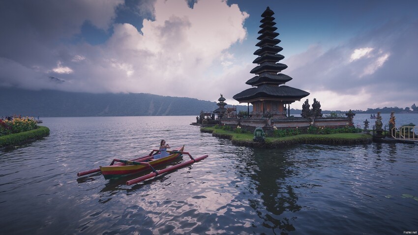 Бали • Индонезия • храм • Пура Улун Дану