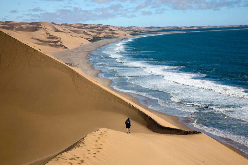 Место, где пустыня встречается с океаном