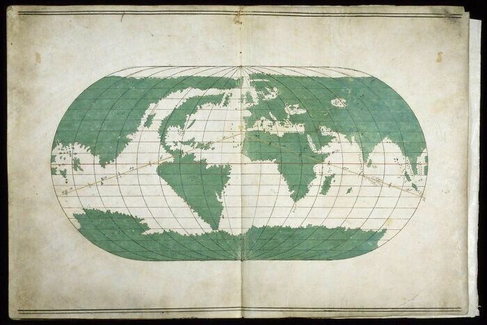 2. Карта мира, нарисованная османским моряком и картографом Али Макаром Рейсом в 1567 году (считается самой точной для того времени)