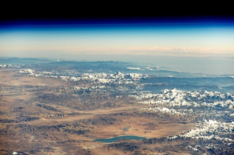 16. Эверест и Гималаи, вид с МКС