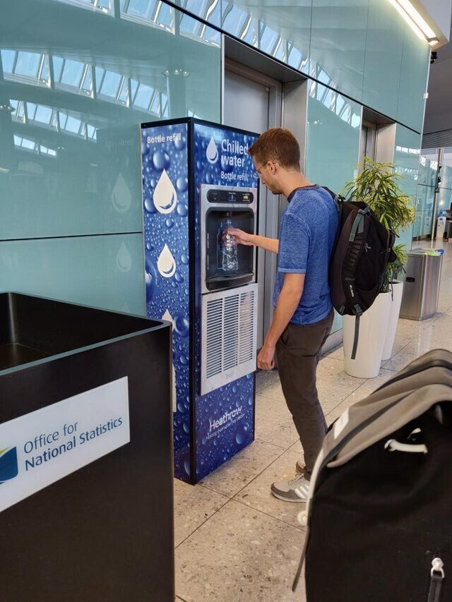 Вы можете наполнить свою бутылку водой в аэропорту Хитроу, после прохождения контроля