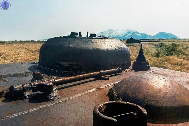 Заброшенные старые танки ИС-2 на Курилах