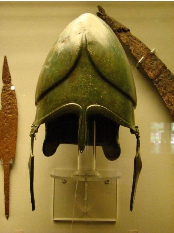 Фракийский шлем 4 век до нашей эры, Болгария