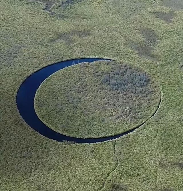 Этот круглый остров в Аргентине не только плавает, но и постоянно вращается