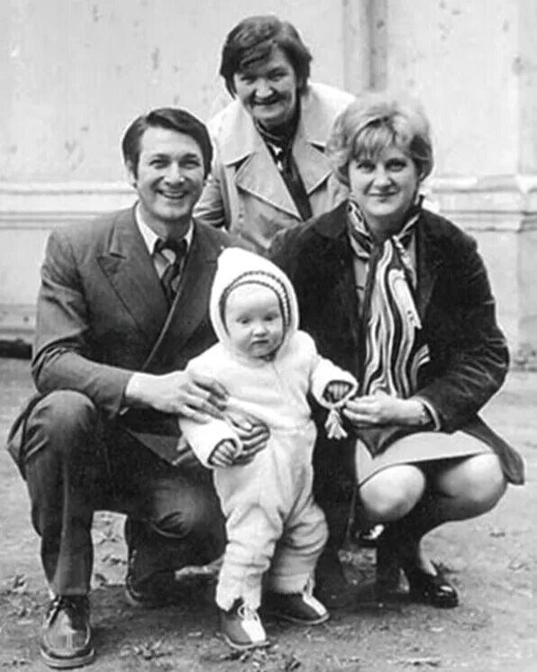 Александр Белявский с женой Валентиной и сыном Борисом, 1970-е годы