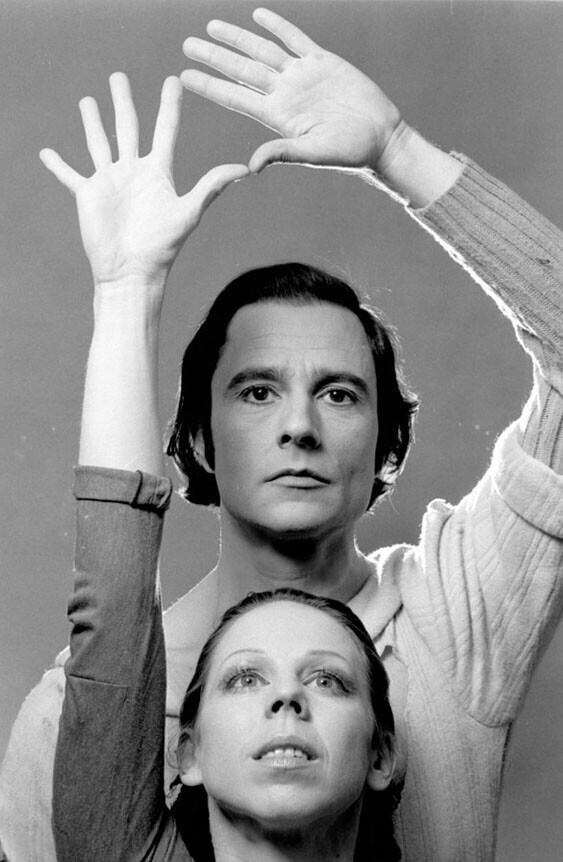 Декабрь 1972 года. Танцоры Ройес Фернандес и Салли Уилсон в постановке «Перемены» (Sea Change) Американского театра балета. Фото Jack Mitchell.