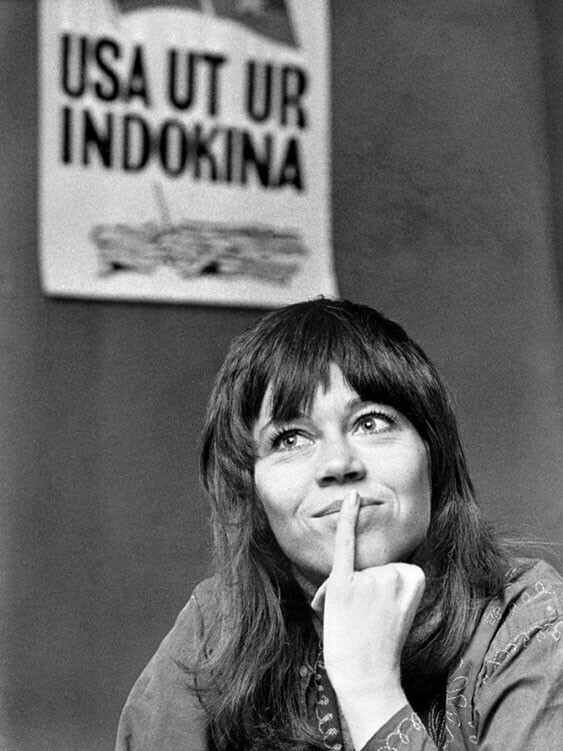 20 декабря 1972 года. Стокгольм. Джейн Фонда в во время пресс-конференции, посвященной участию США во вьетнамской войне. Фото Scanpix Sweden.
