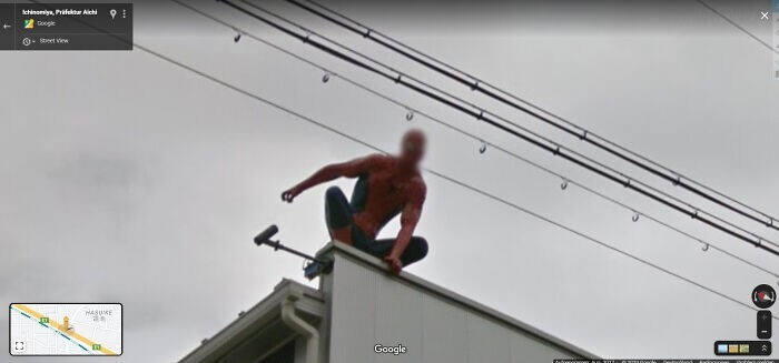 15. Человек-паук засветился на крыше в Японии