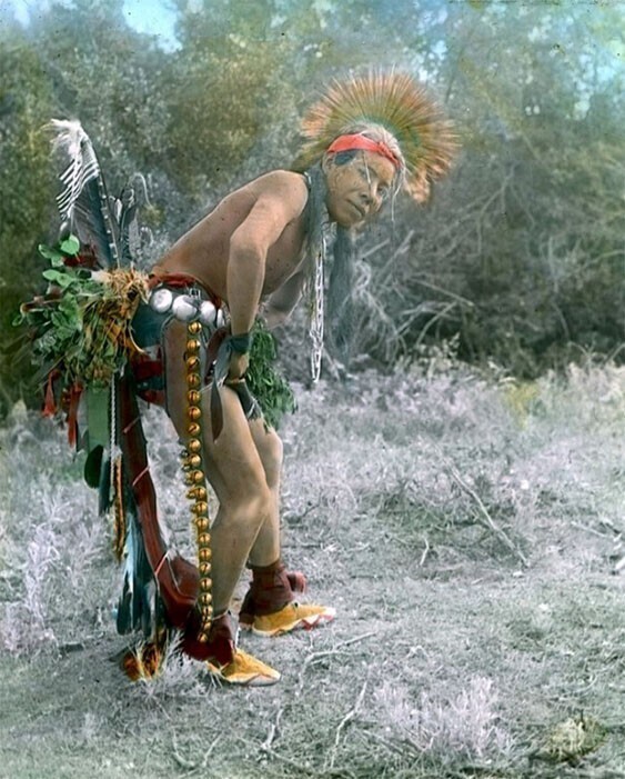  Танцор индейского племени кроу, начало 1900-х. Фотограф Ричард Троссел