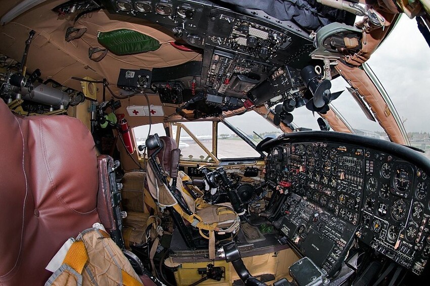 Призрачный Ан-12: почему борт 3 часа нарезал восьмёрки на автопилоте