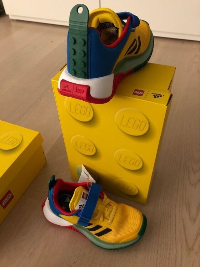 Кроссовки для тенниса "Лего"