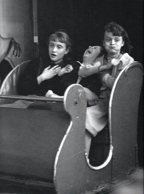 Эмоции девушек после посещения комнаты страха, 1953 год. Робер Дуано
