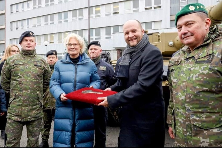 Танковая зрада: Германия передала Словакии 15 танков Leopard