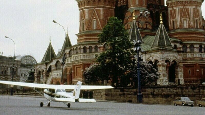 Для чего немецкий подросток в 1980-х прилетел на самолете прямо на Красную площадь