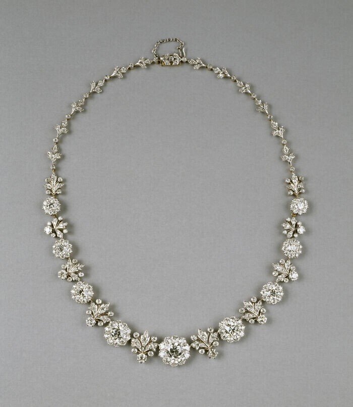 23. Ожерелье из золота, платины и бриллиантов, изготовленное Tiffany & Co., ок. 1904 г.