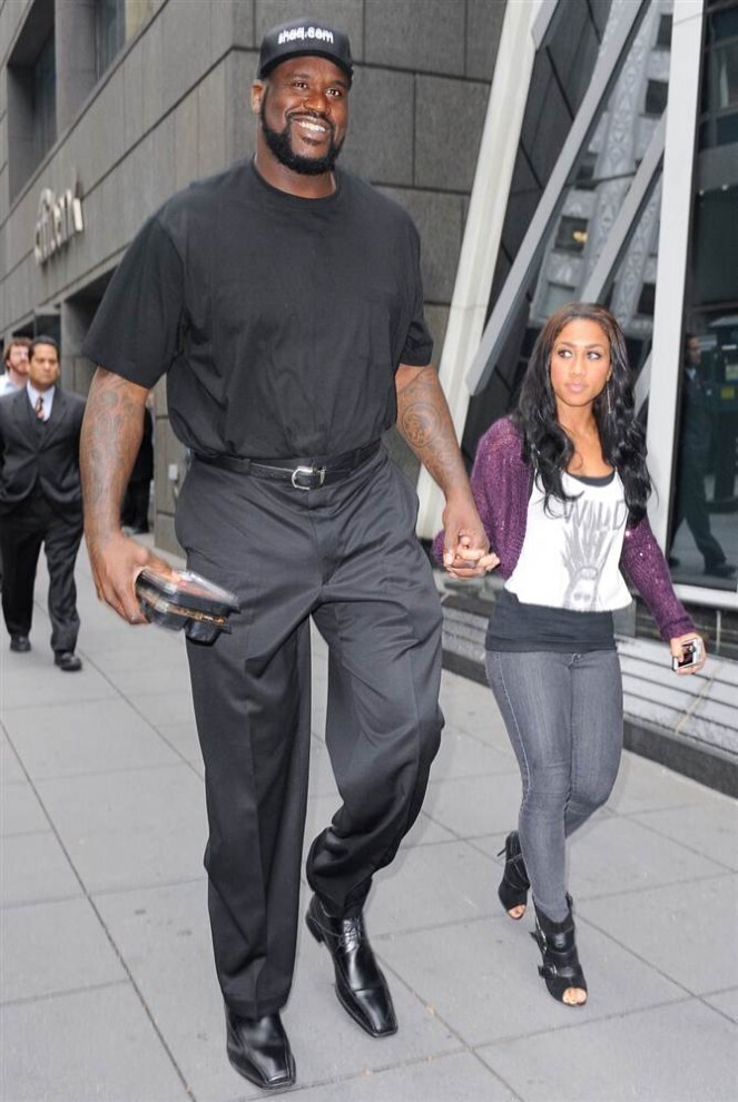 Известный баскетболист Шакил О'Нил носит обувь 55 размера