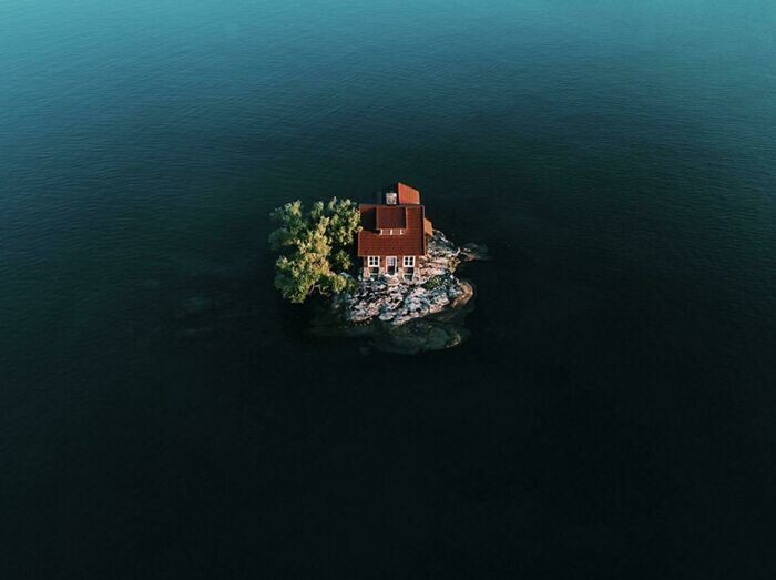 12. Самый маленький населяемый остров в мире