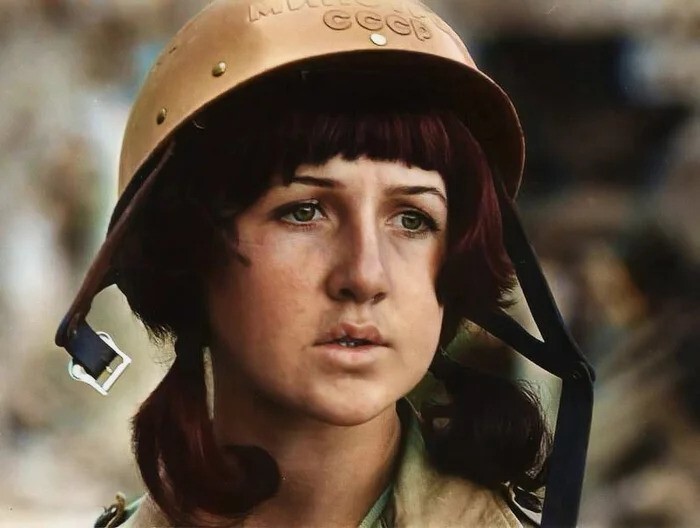 Портрет девушки.  Киргизская ССР, Токтогульская ГЭС, 1975 год.