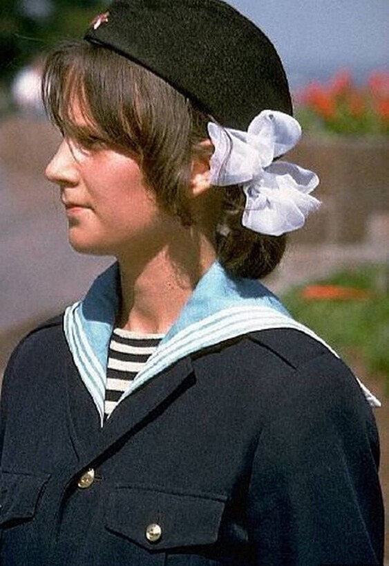 Одесса. Пионерка в почетном карауле. 1970 год