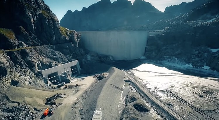 В швейцарских Альпах заработала огромная «водяная батарея»