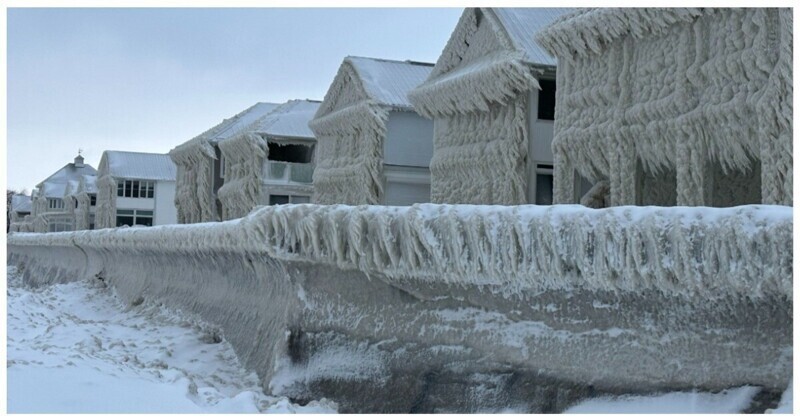Как выглядят дома в Канаде после мощного зимнего шторма