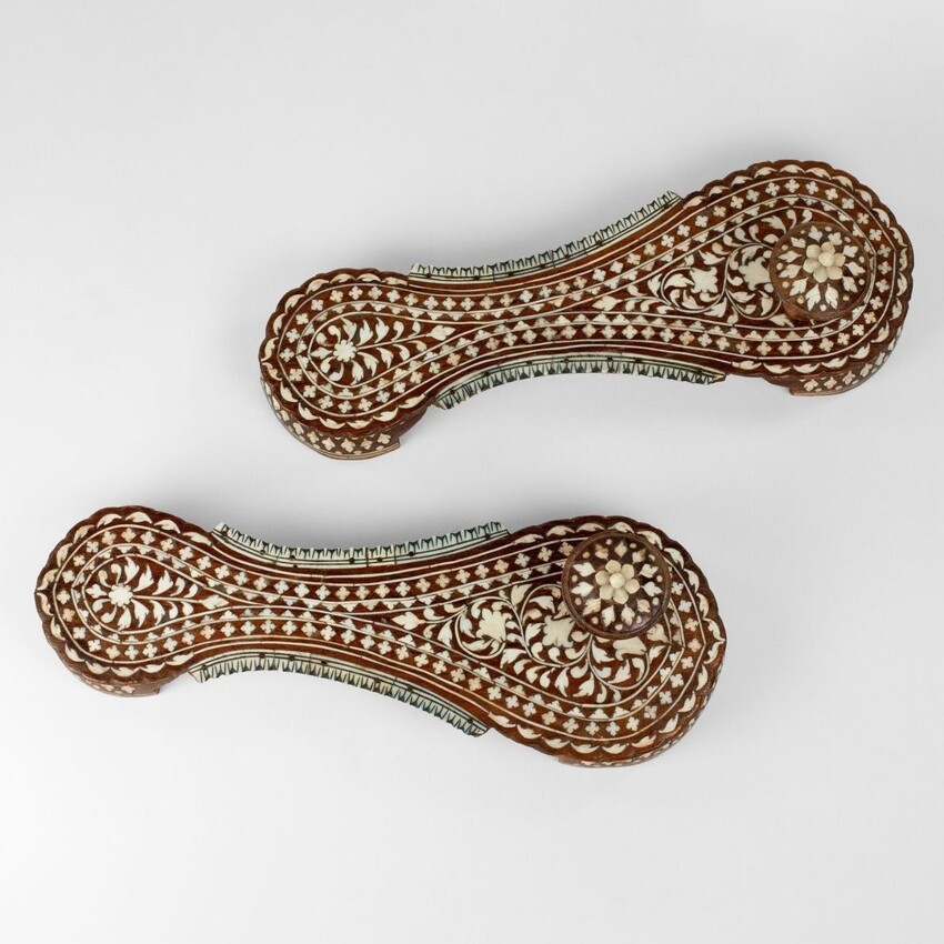 Paduka - сандалии с ручкой из Индии 