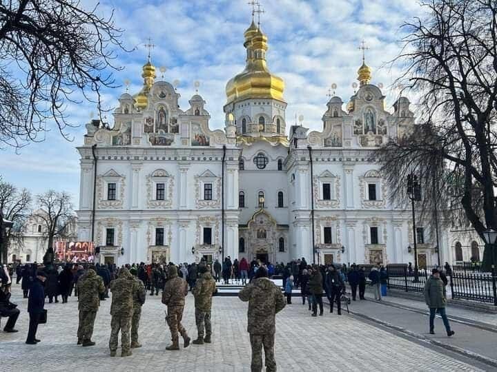 Ложное смирение. Раскольники осквернили Киево-Печерскую Лавру