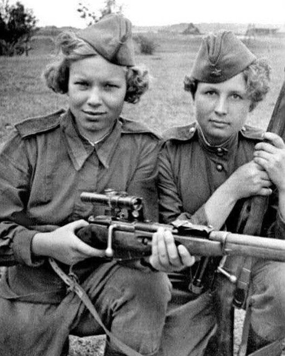 Снайперы Разумова и Долгополова. 1943 год