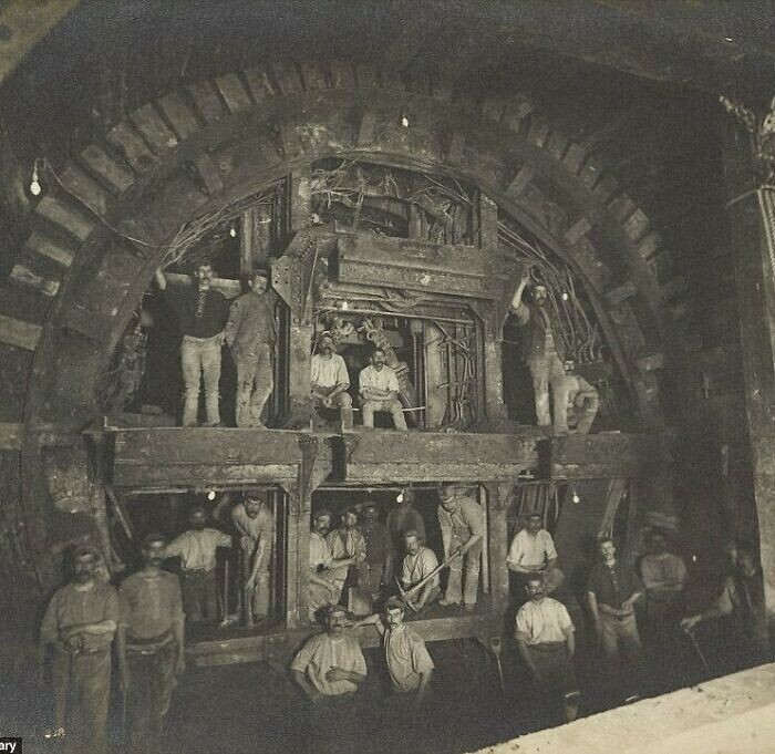 Строительство лондонского метро, 1898 год