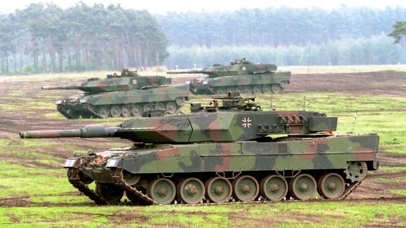 В поисках «леопардов»: танки для Украины ищут по всей Европе