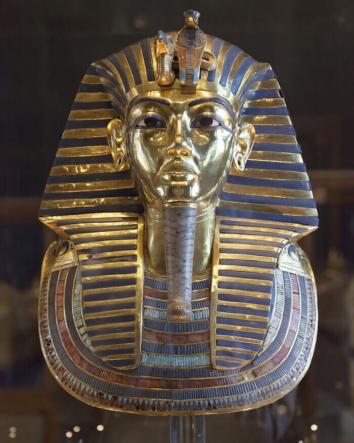 6. Маска Тутанхамона (1323 г. до н.э.)