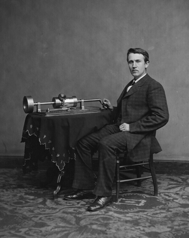 Томас Эдисон - создатель фонографа, и одного из первых коммерчески успешных вариантов лампы накаливания