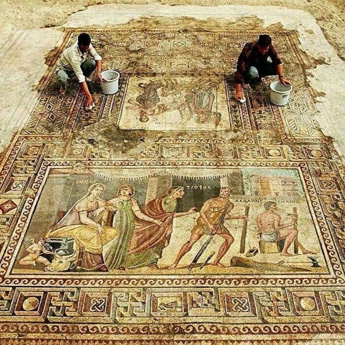 27. Мозаика с Икаром и Дедалом в Зевгме, римский период, музей в Газиантепе, Турция