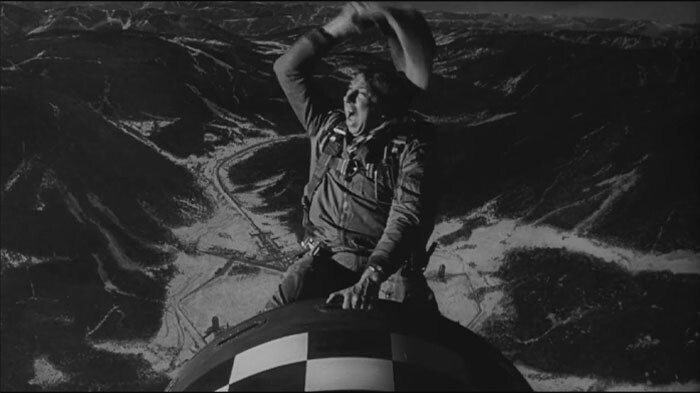 12. Доктор Стрейнджлав, или Как я научился не волноваться и полюбил атомную бомбу (1963)