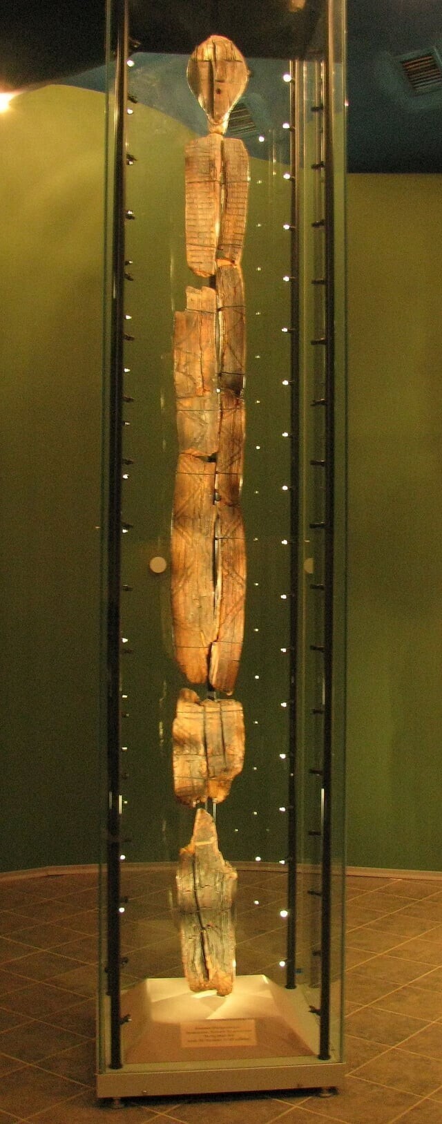 Шигирский идол: старейшая резьба по дереву в мире, 12000 лет