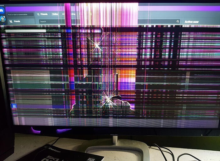 1. "Моя мать разбила экран моего компьютера, потому что мои собаки ее разбудили"