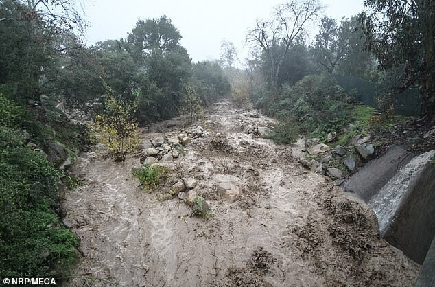 Калифорния страдает от наводнений и оползней