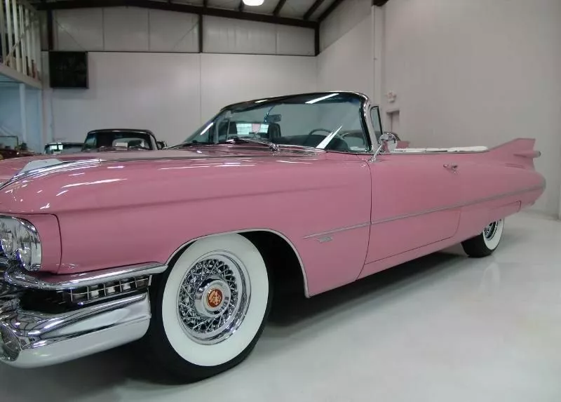 Классический розовый Cadillac, конфискованный у печально известного интернет-предпринимателя, выставлен на аукцион