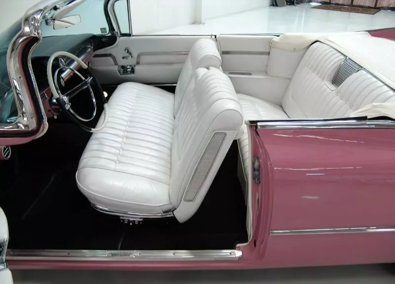 Классический розовый Cadillac, конфискованный у печально известного интернет-предпринимателя, выставлен на аукцион