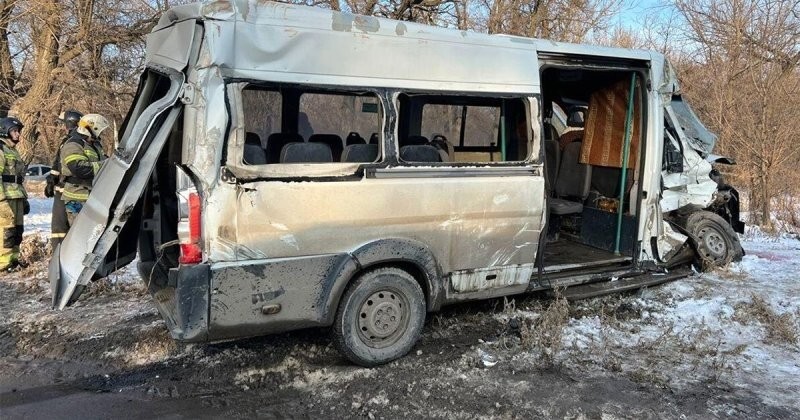 Авария дня. Страшная авария с «КамАЗом» и маршруткой в Волгограде